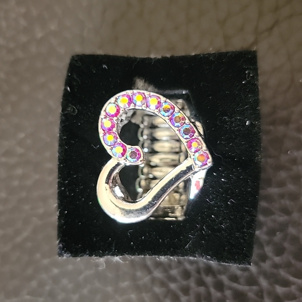 🪁NWT! Silver Heart Ring